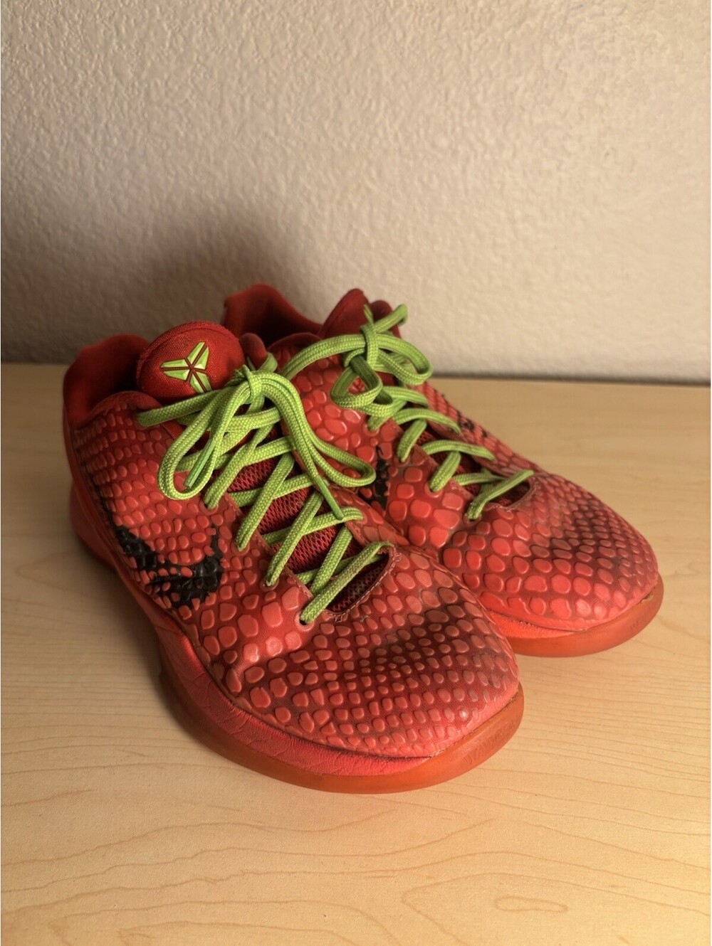 Kobe 6 Reverse Grinch Size 6Y